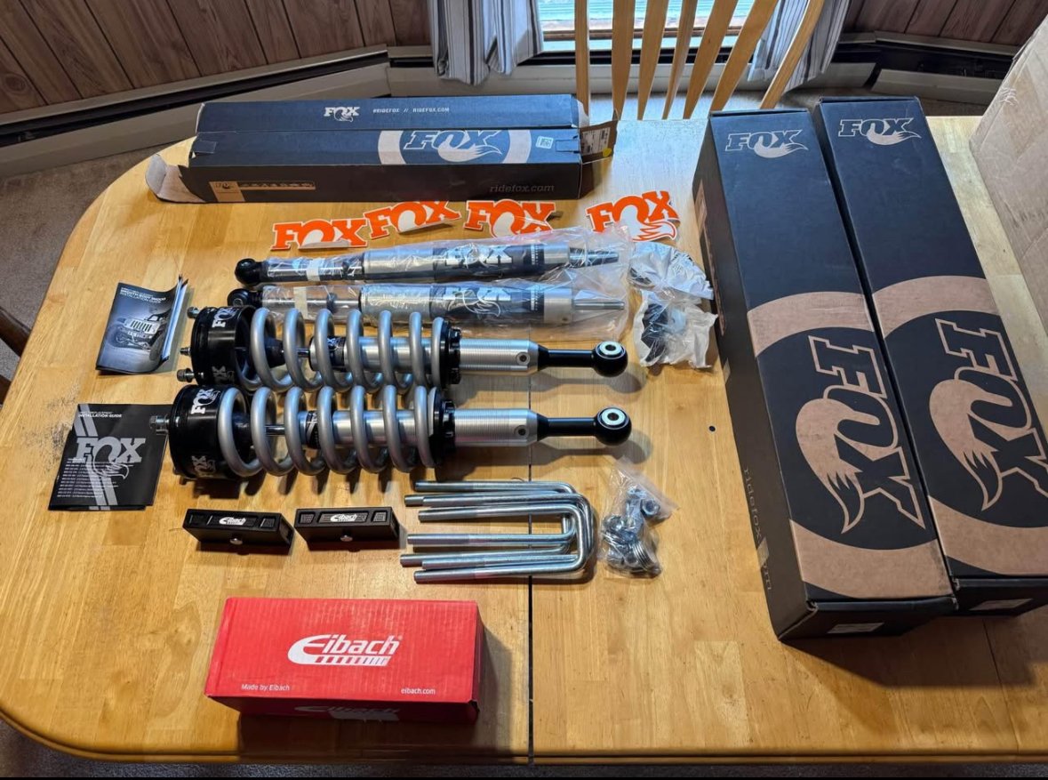 Fox 2.0 Suspension Lift Kit (2–3” Front / 1” Rear) – 2005–2023 Toyota Tacoma
