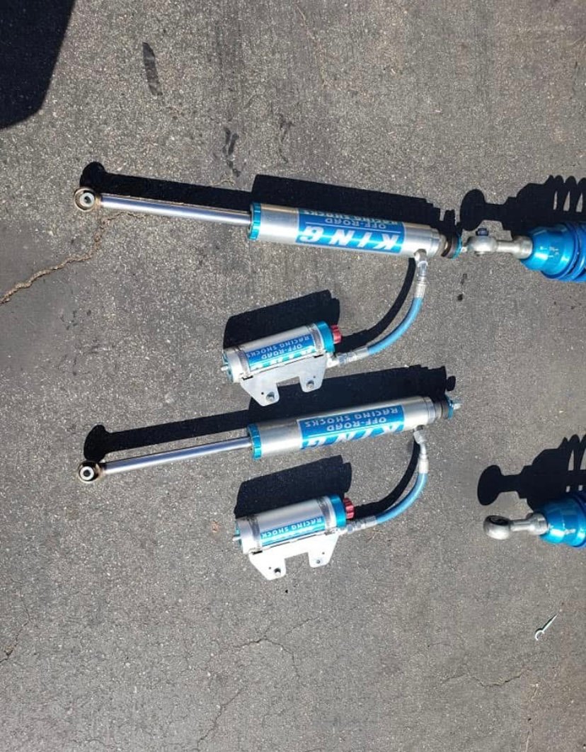 King 2.5 Remote Reservoir Coilovers w/ Adjusters – 2007+ Toyota Tundra