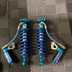 King 2022+ Toyota Tundra 2.5 Shock Package with Compression Adjusters