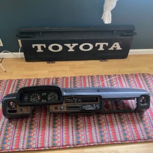 Complete Black Dashboard – 1982–1983 Toyota SR5 Pickup (Uncut OEM)